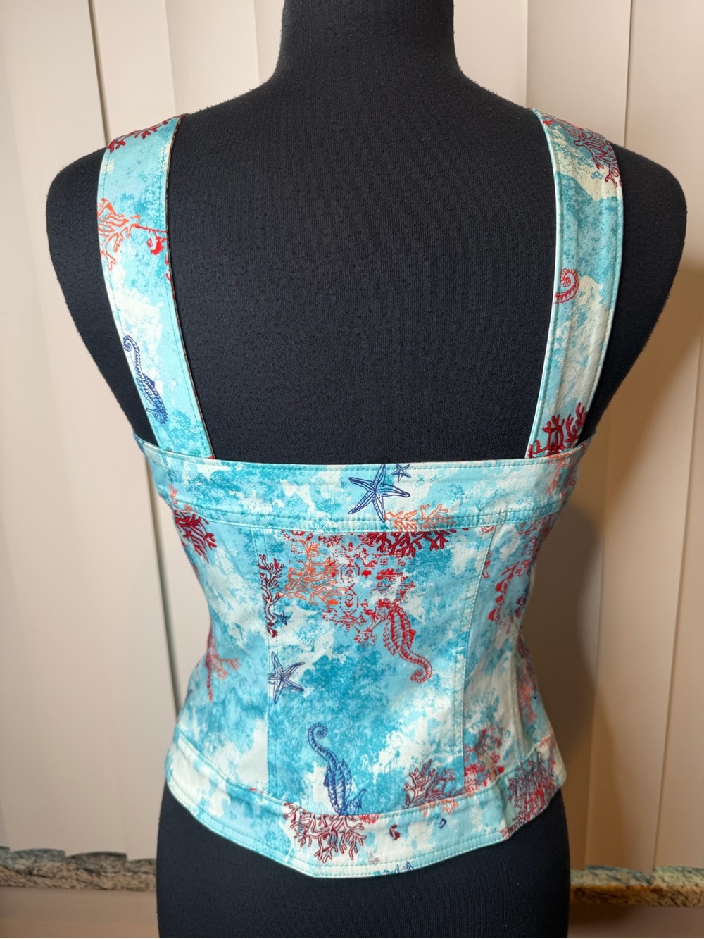 White House Black Market strappy top vibrant coral reef button-up front SZ 6 - Picture 5 of 7